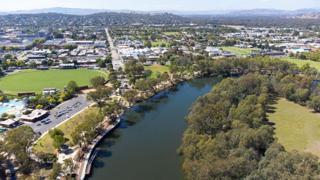 Regional Migration Surges In Australia Despite National Drop 1 Regional Migration Surges in Australia Despite National Drop
